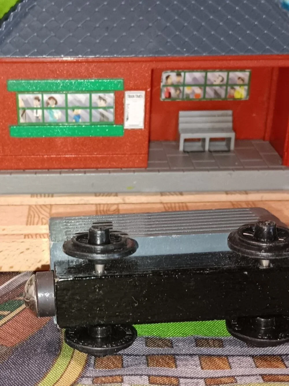 Thomas Wooden Railway Train Engine Track Troublesome Truck